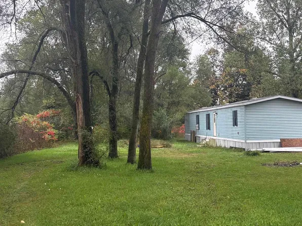 7461 3rd St, Thompsonville, MI 49683