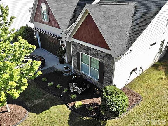 2nd image of 605 Monterey Pine Dr