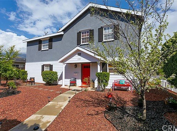 2nd image of 2201 Dolores St