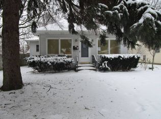 322 N Garfield Ave, Mundelein, IL
