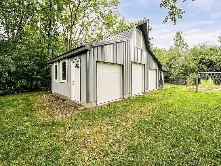 52010 Eleven Mile Rd — Photo 33