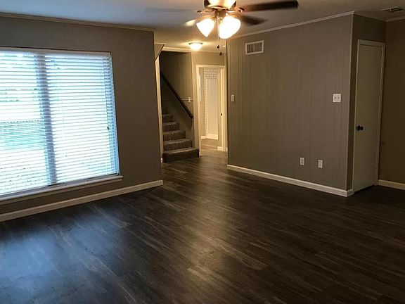 2nd image of 2907 Greenhills Dr