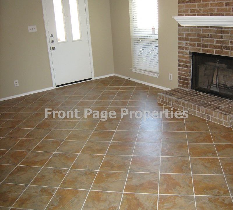 1st image of 2106 Courtney St #A