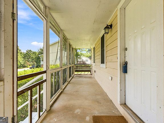 3rd image of 3681 Chestnut Lake Ct