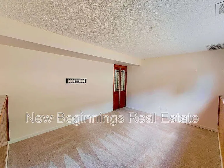 5560 Montgomery Ter — Photo 12