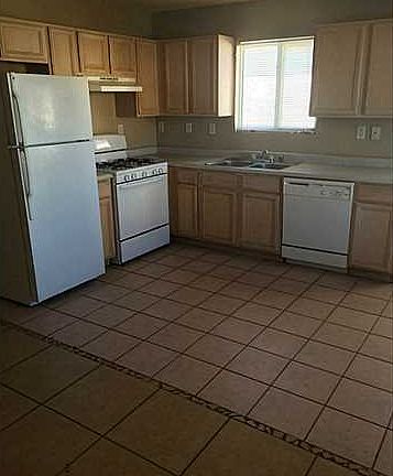 3rd image of 10979 Stonebridge Dr