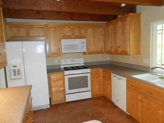 2nd image of 2158 N Lathan Ave