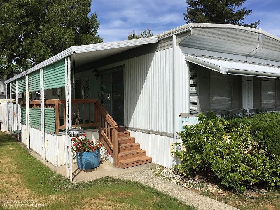 1st image of 38 Goldenrod Ave
