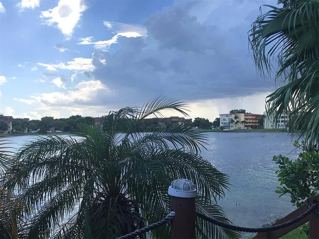 2 bed, 2.0 bath, 1580 sqft, $3,100 — Photo 3