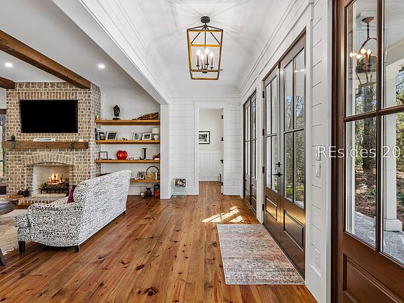 3rd image of 319 Spring Island Dr