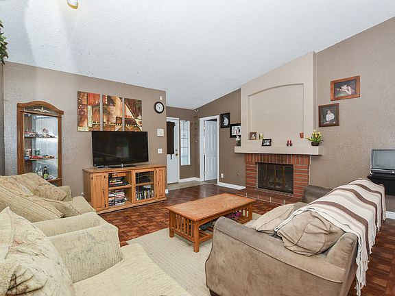 3rd image of 7748 Elwood Ct