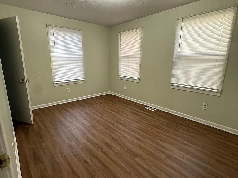 2030 Harold Ave — Photo 6
