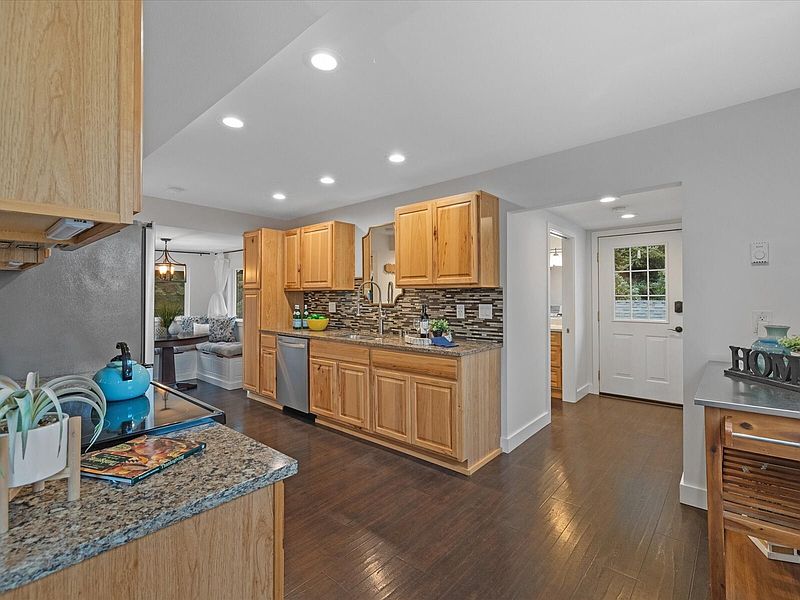 5th image of 38322 SE Maple Street