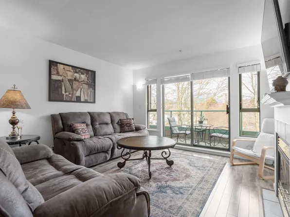 223 Mountain Hwy #P12, North Vancouver, BC V7J 3V3