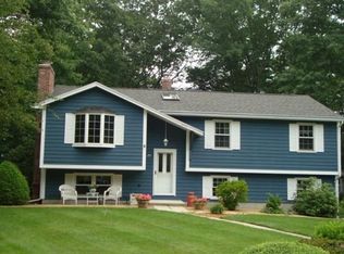 25 Cardinal Dr, Dudley, MA 01571
