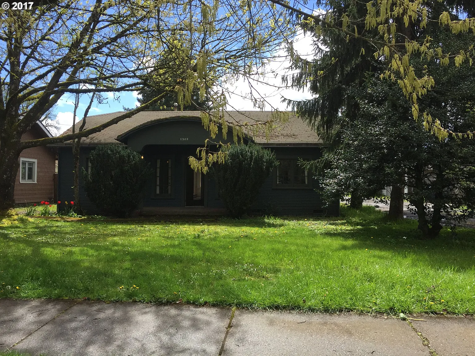 1342 W 11th Ave photo 1