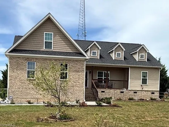 6006 Grass Field Ct, Gibsonville, NC 27249