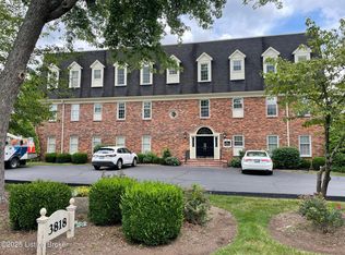 3818 Washington Sq APT 11, Saint Matthews, KY 40207