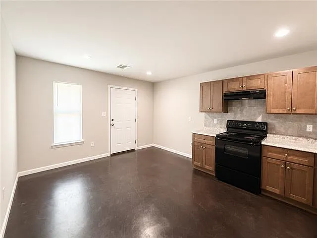 2 bed, 1.0 bath, 900 sqft, $1,250 — Photo 4