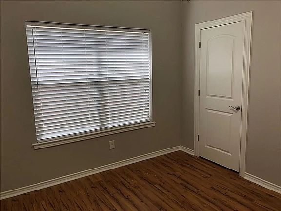 3rd image of 4200 Norway Ln