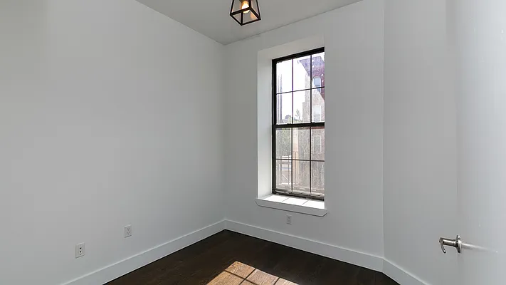Rented by Nooklyn NYC LLC | media 22