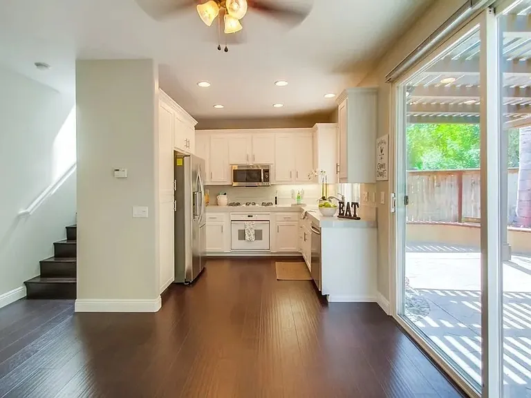 1008 Crystal Springs Pl — Photo 8