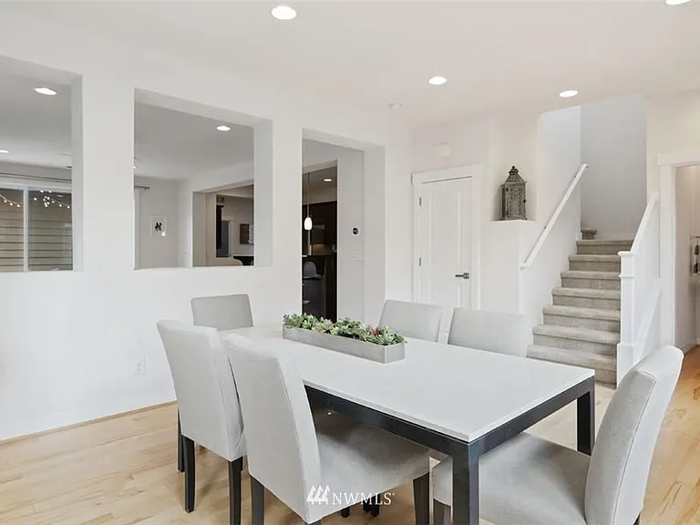1660 NE Falls Dr — Photo 10