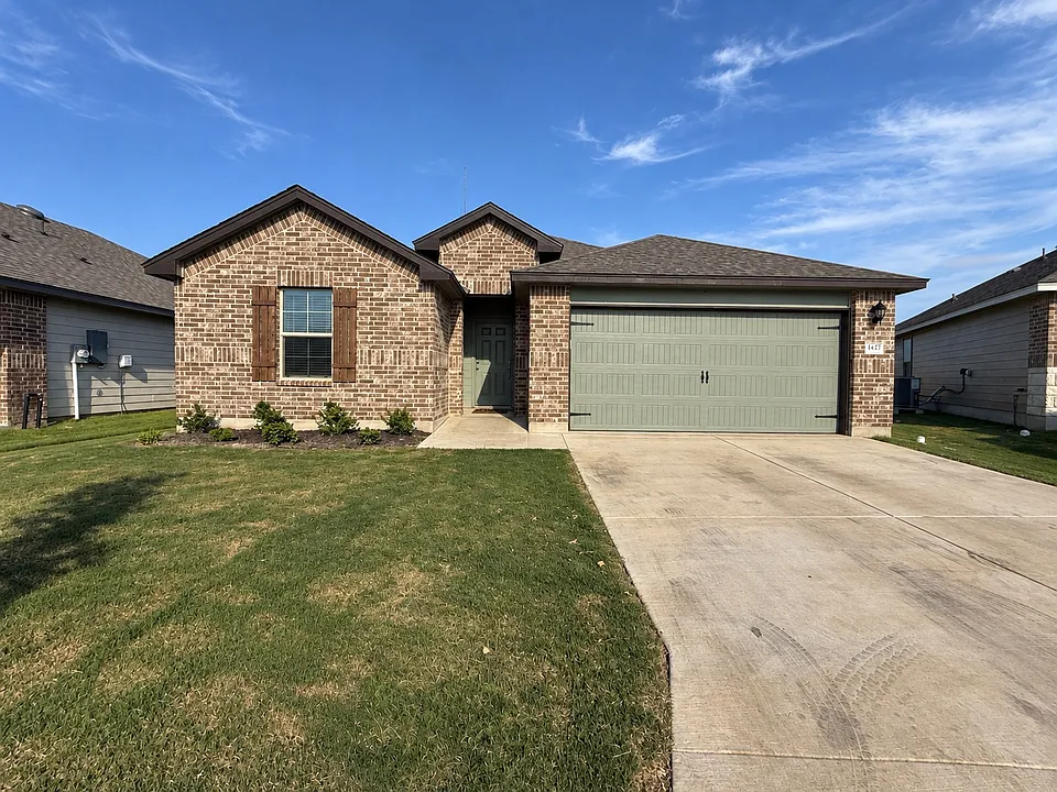 1427 Athan Dr