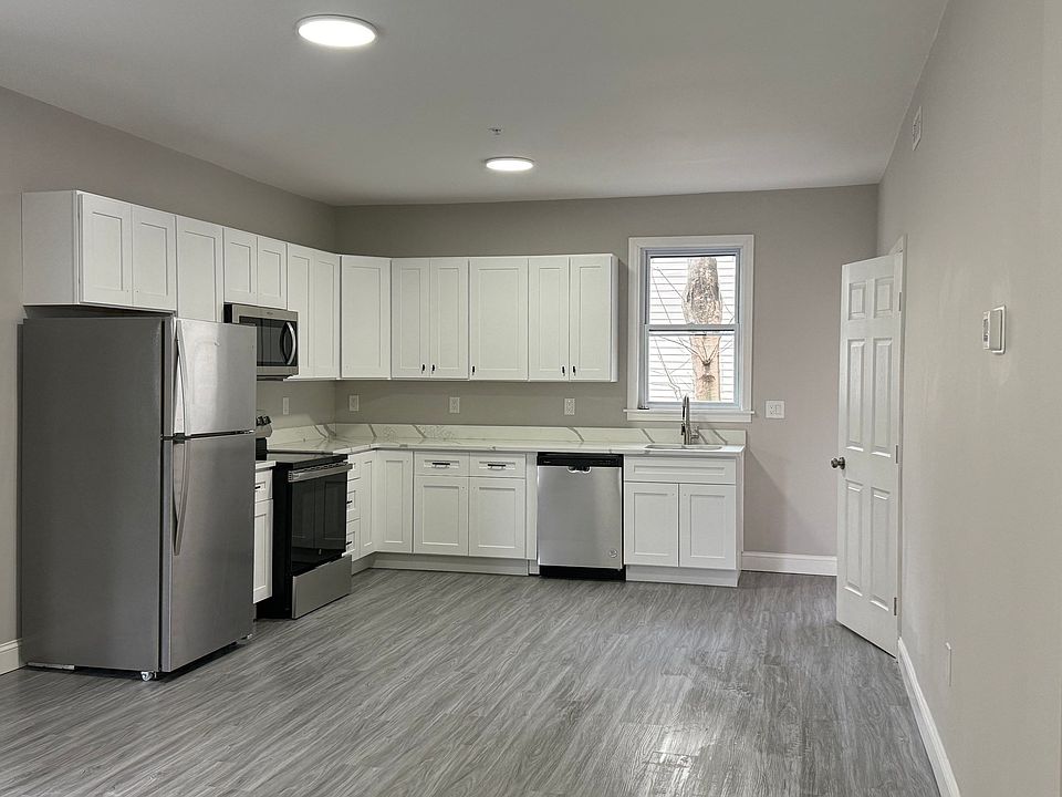 1st image of 40-42 Fowler St #3