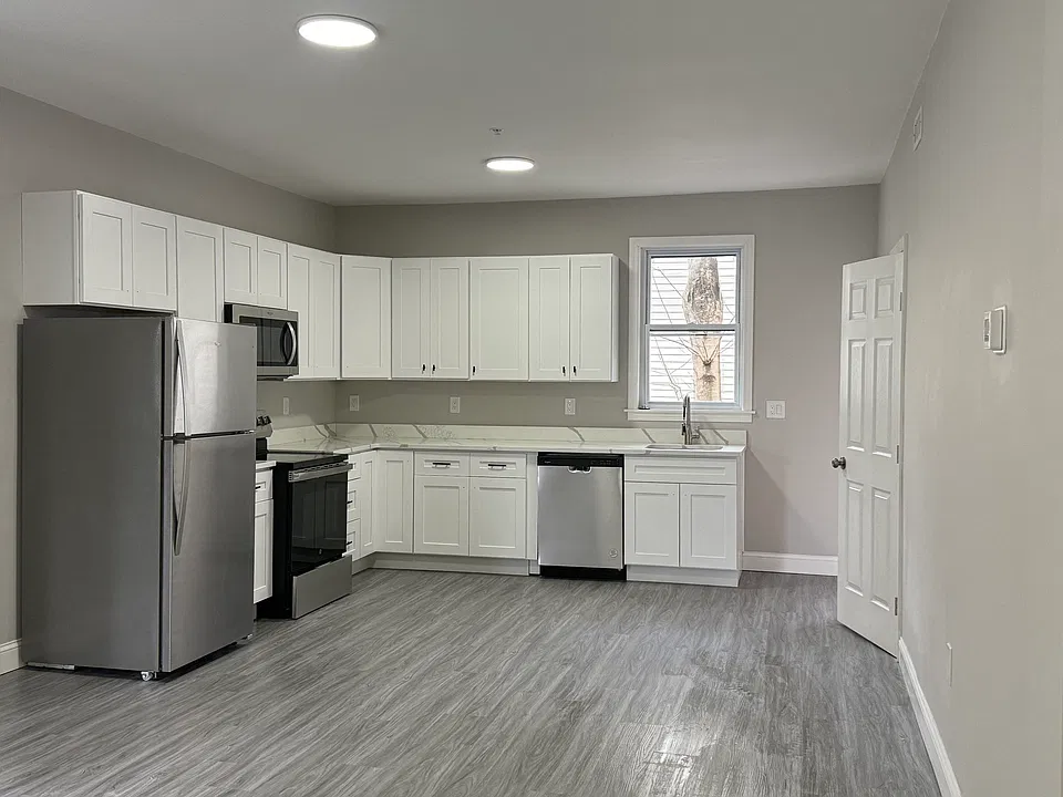 40-42 Fowler St #3