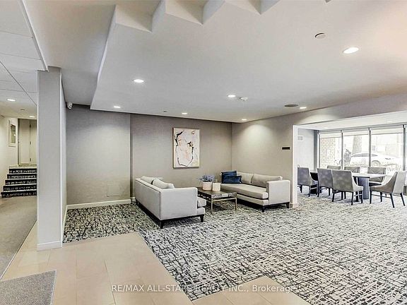 3rd image of 15 Maitland Pl #2112