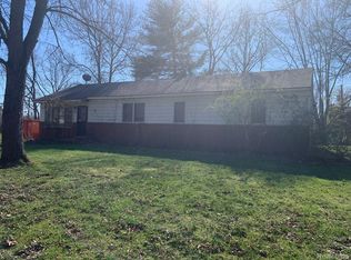 665 E Ridge St, South Lyon, MI 48178