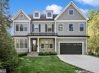 8104 Woodhaven Blvd, Bethesda, MD 20817