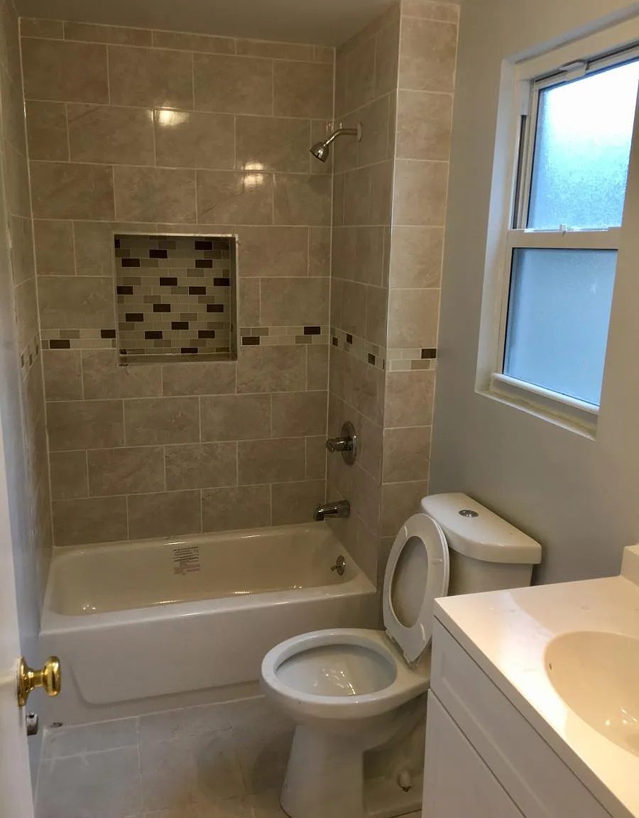3 bed, 1100 sqft, $2,300 — Photo 3