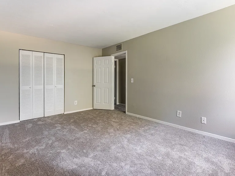 Kings Trail Apartment Homes — Photo 13