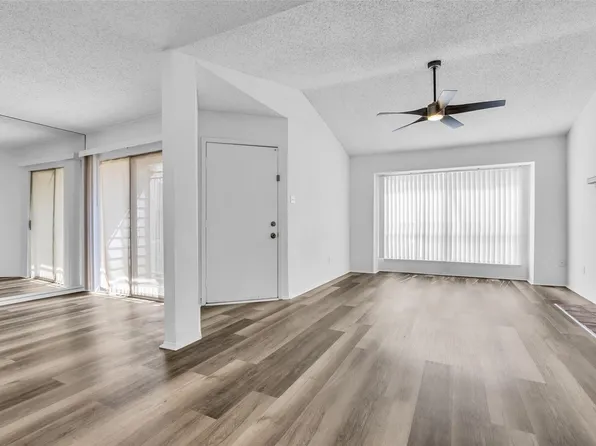 6701 Sands Point Dr APT 78, Houston, TX 77074