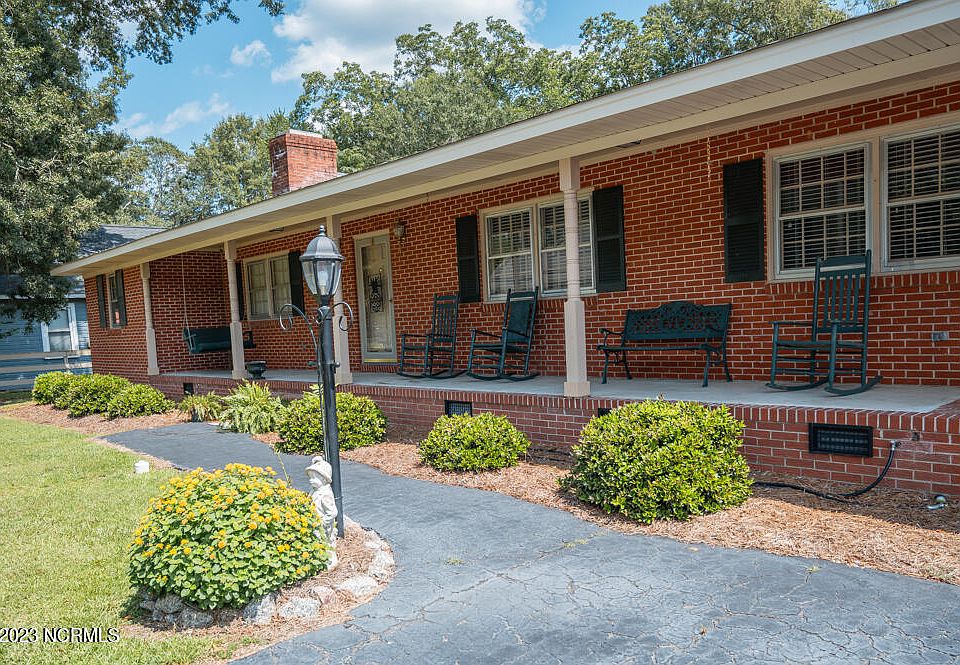 414 S Ashe Street, Bladenboro, NC 28320 Zillow