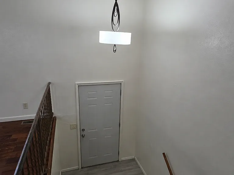 2127 W Virginia Ave — Photo 9