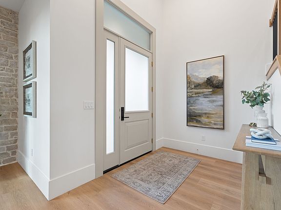 5th image of 1626 E Center Pointe Dr #1626