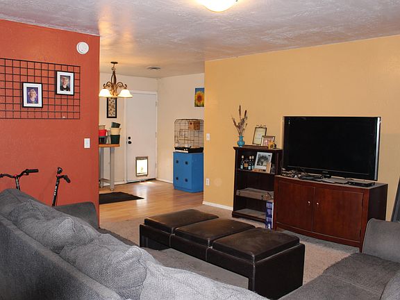 4th image of 5275 Glenwood Ln