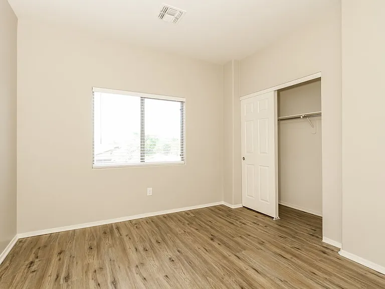 476 E Placita Rejilla — Photo 13