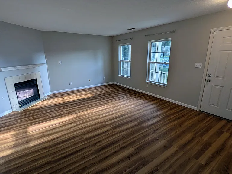 1065 Williamsburg Way — Photo 6