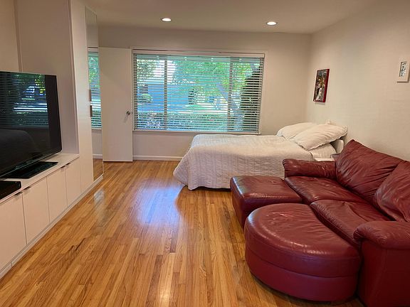 Guest / TV room