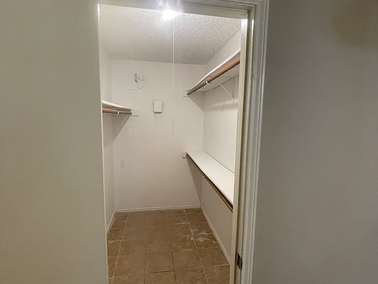 104 Oakwood Ln — Photo 13