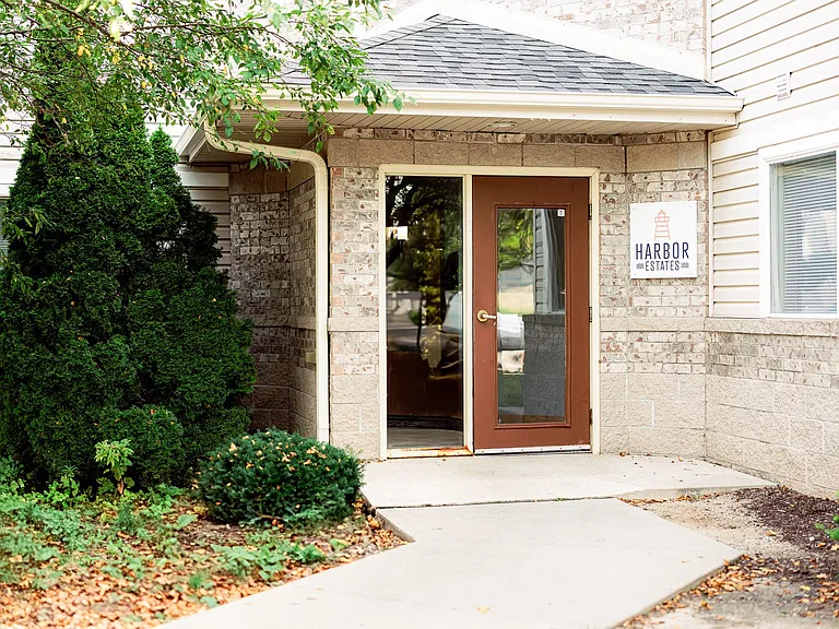 Harbor Estates — Photo 16