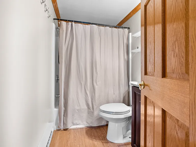 1072 N Highland Ave — Photo 9