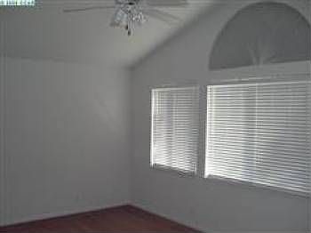 4th image of 2483 Cove Pl