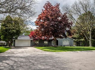 939 Biggers Ct, Rochester Hills, MI 48309