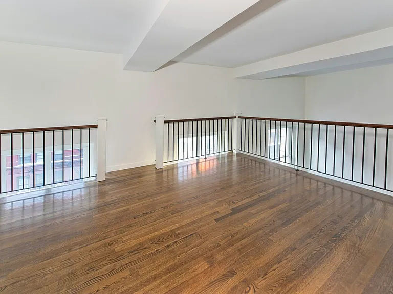 240 Centre St #4M — Photo 8