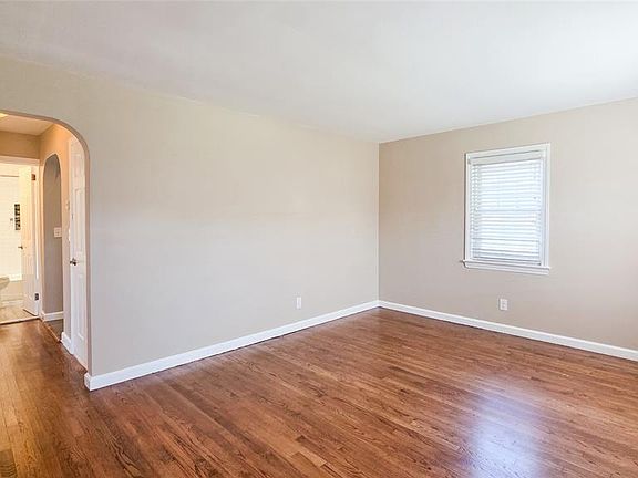 4th image of 231 Linden Place